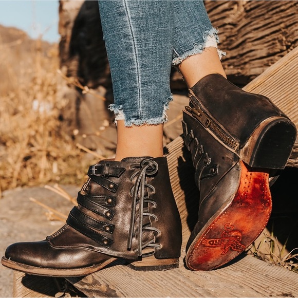 Freebird by Steven Shoes - FREEBIRD LIMERICK Ankle Dark Brown Lace Zip Leather Distressed Boots Womens Sz 7